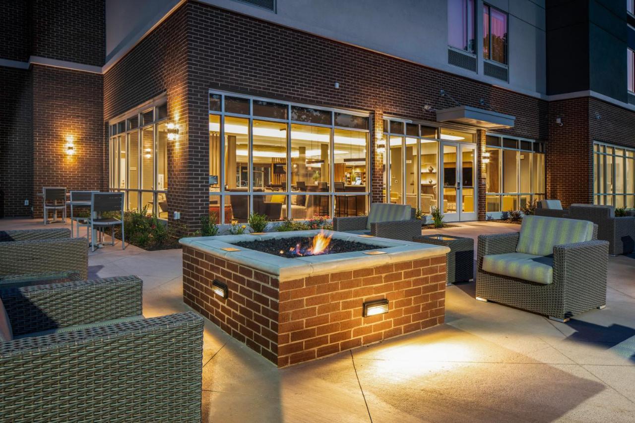 Springhill Suites By Marriott Charlotte Huntersville Bagian luar foto